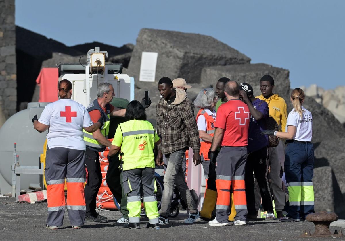 Las llegadas de migrantes a Canarias caen en un 25 % en lo que va de año