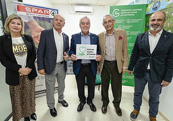 SPAR Dona 5.000 euros a la Asociación Española Contra el Cáncer