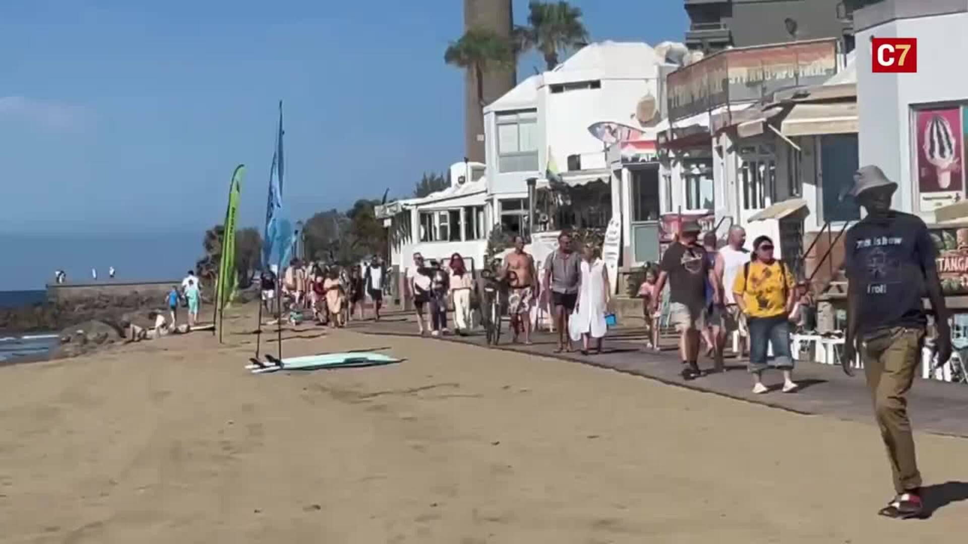 Las playas del sur de Gran Canaria, abarrotadas este Jueves Santo
