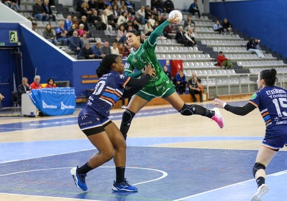 El Rocasa cae ante el Bera Bera pero mantiene su puesto de playoff.
