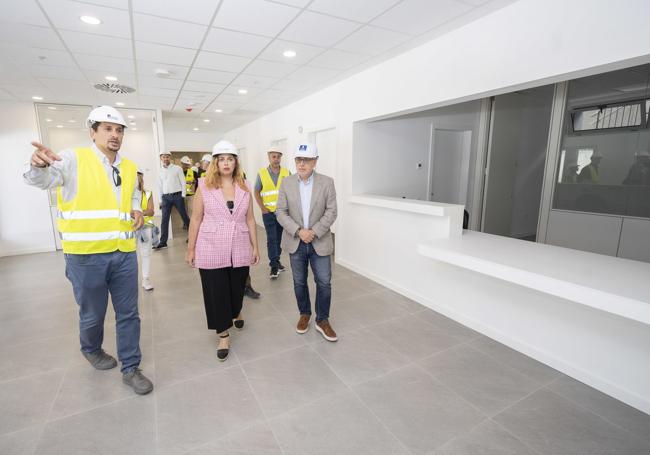 Visita de autoridades del Cabildo al centro sociosanitario.