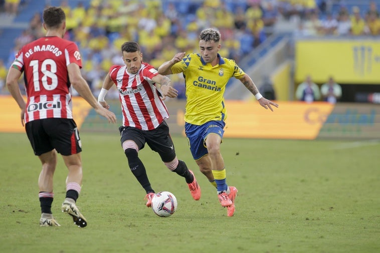 Berenguer persigue a Moleiro en la primera vuelta.