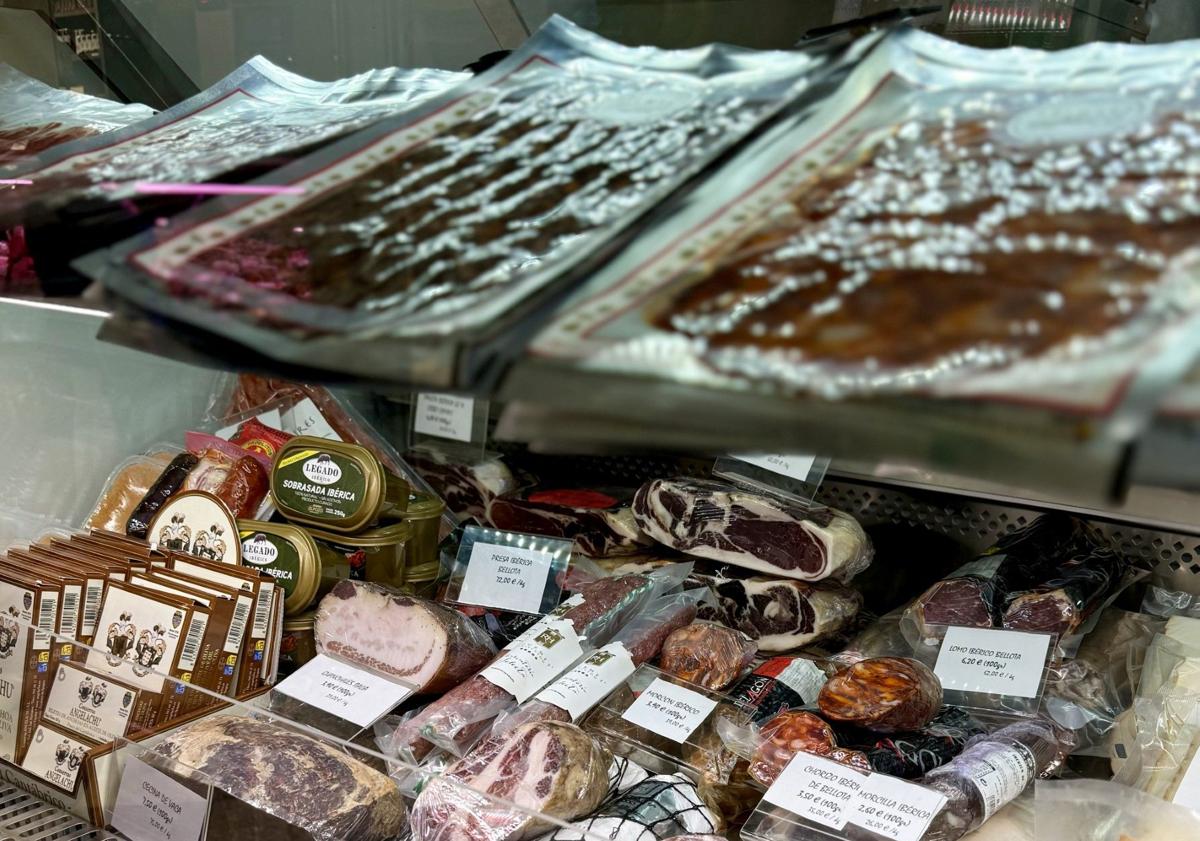 Imagen principal - Colmado Ibérico en el Mercado Central