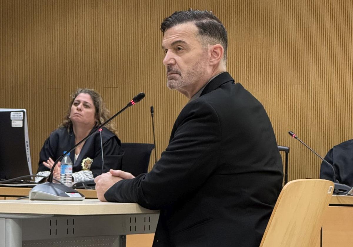 El condenado Alexis Ricardo Mateo, en primer término, y la fiscal Teseida García, al fondo.