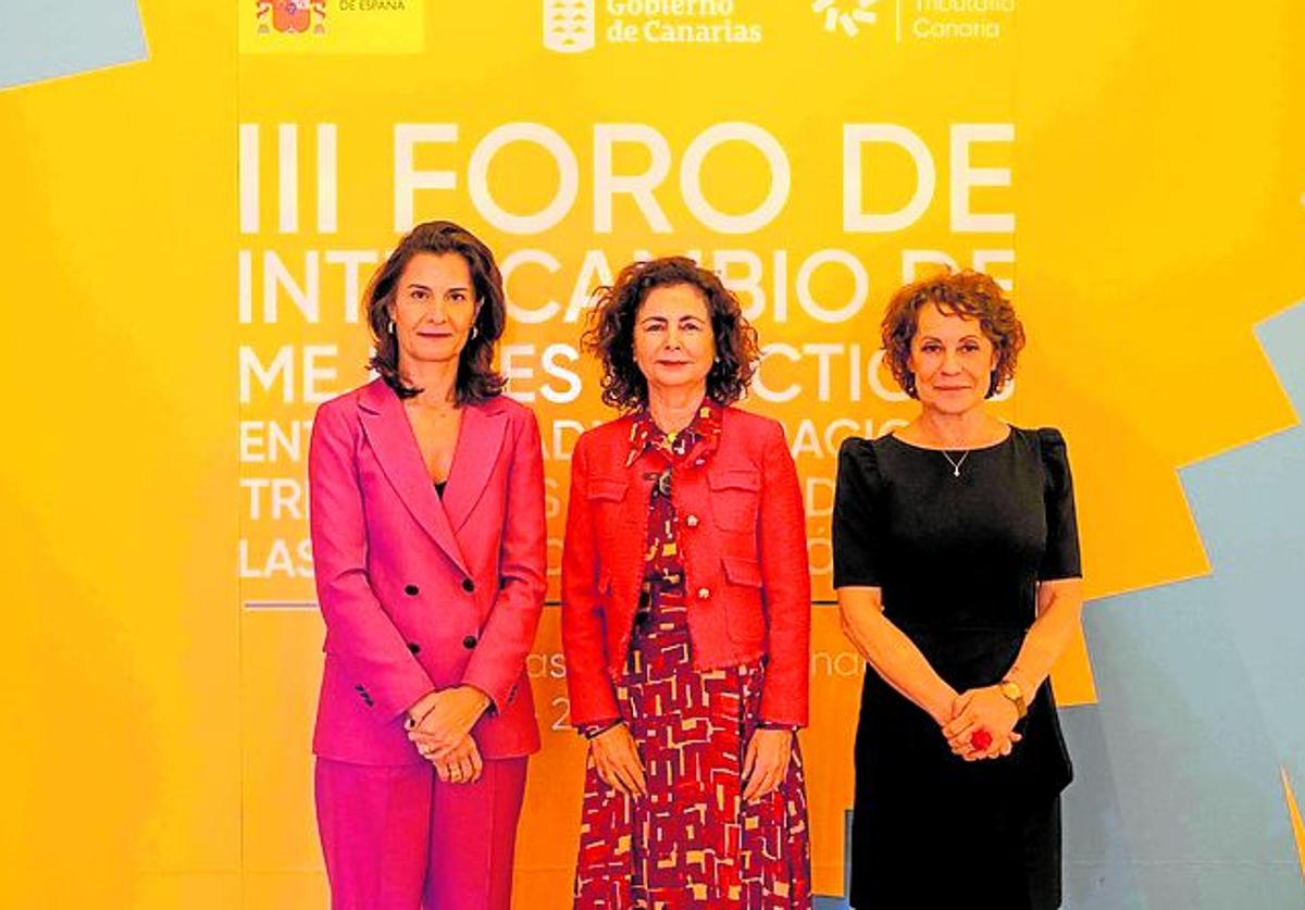 Raquel Peligero, Matilde Asián y Soledad Fernández, este jueves.