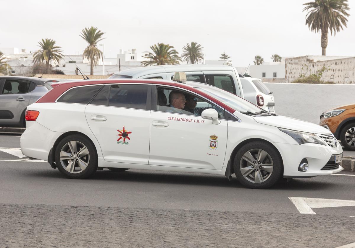 San Bartolomé contará con 12 taxis más antes de julio