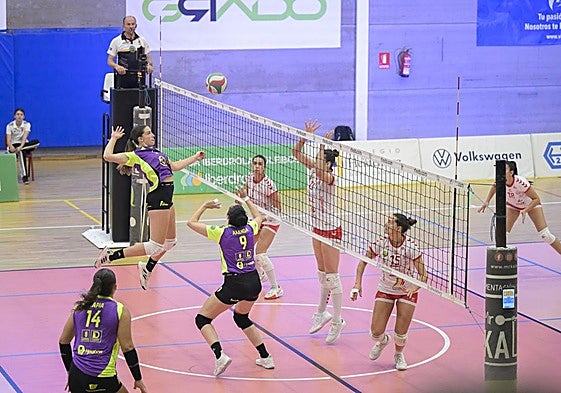 Imagen del partido disputado este domingo en el pabellón de Barranco Seco.