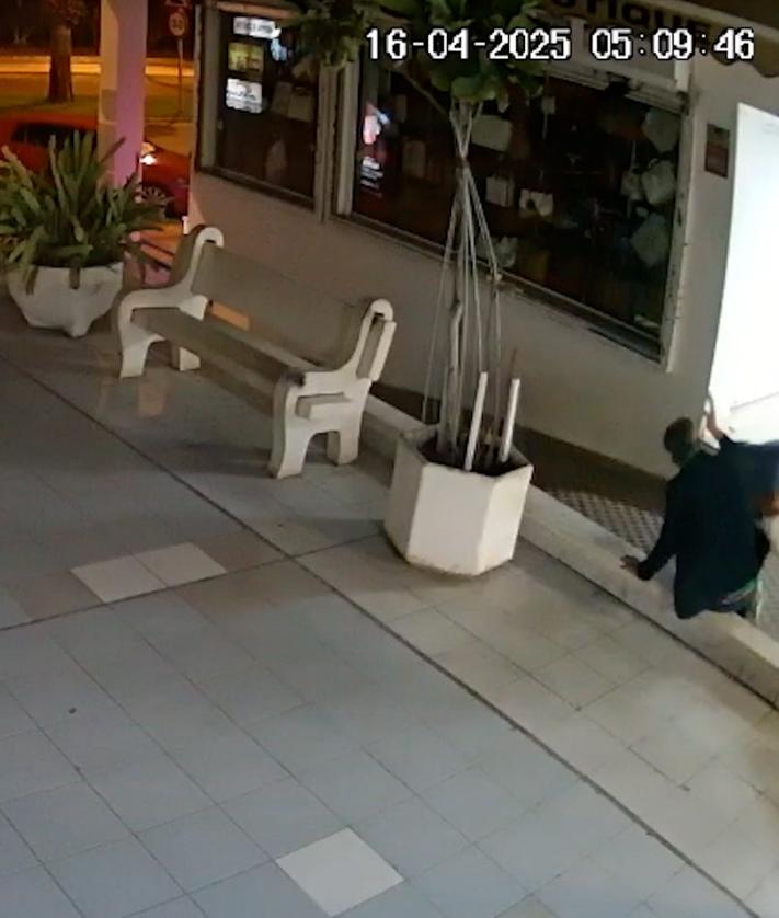 Imagen secundaria 2 - Dos hombres armados con machete, arrestados tras un violento asalto en Morro Jable