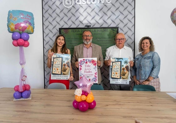 Presentación de la Feria del Día de la Madre en Vecindario.