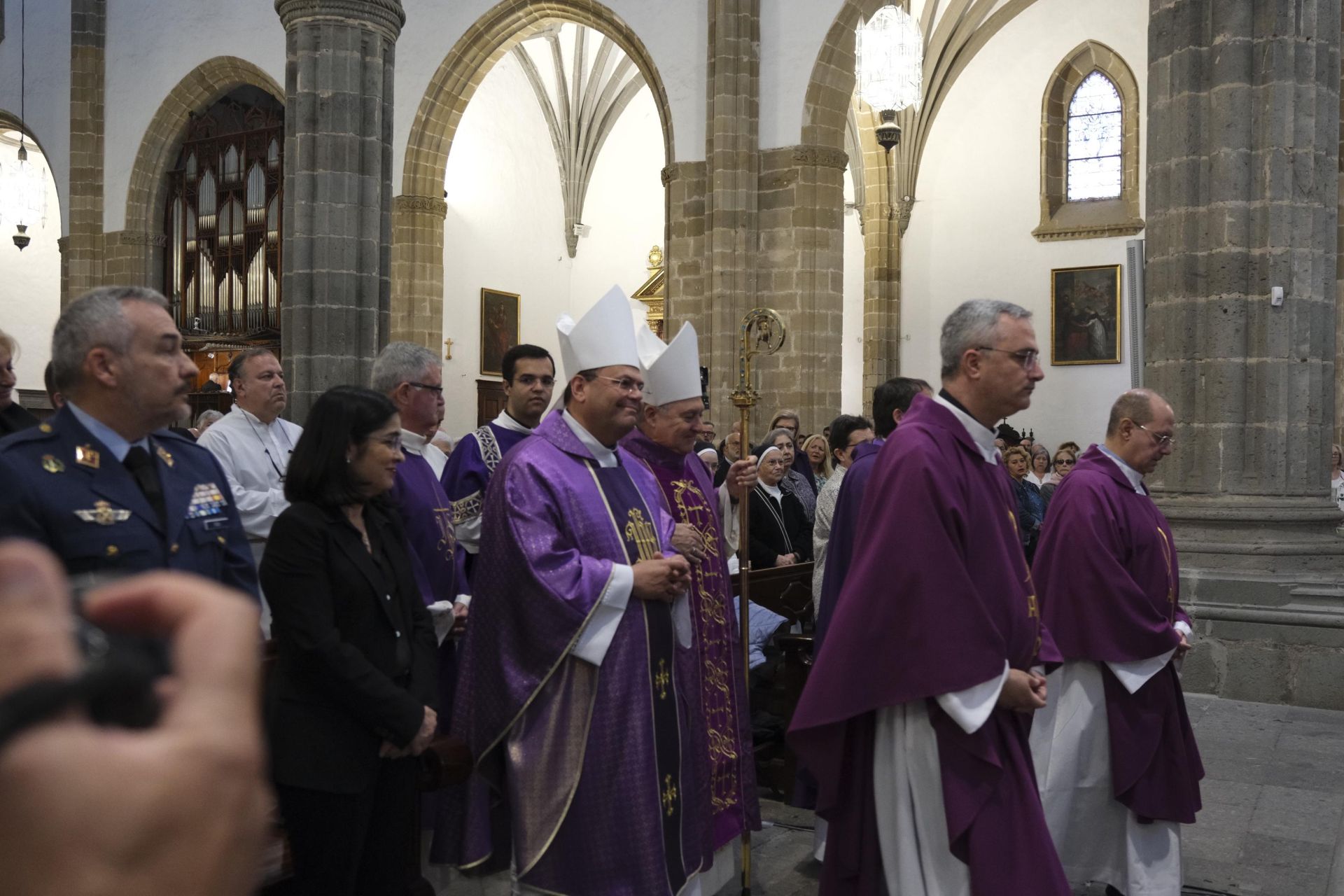 La misa funeral por el papa Francisco en Las Palmas de Gran Canaria, en imágenes