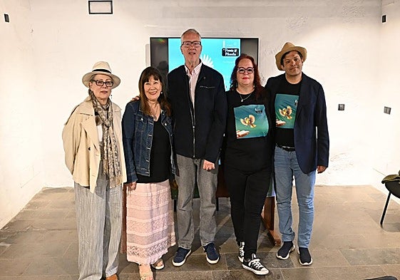 Fotografía de grupo de la presentación de esta 5ª edición, que se desarrollará en Gáldar.