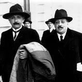 Blas Cabrera Felipe paseando con Albert Einstein.