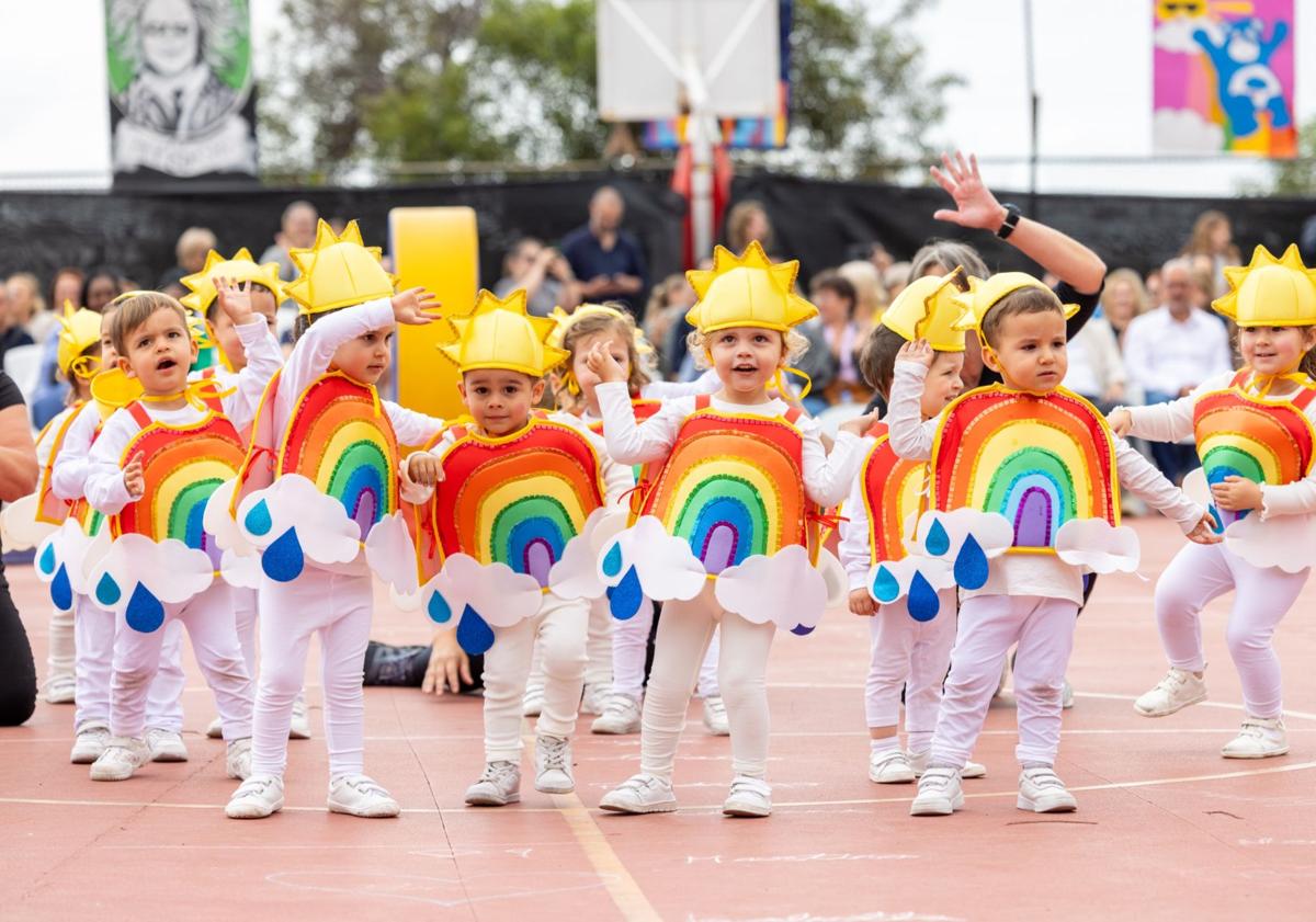 Imagen principal - El Color inunda el Colegio Arenas en su XL Olimpiada