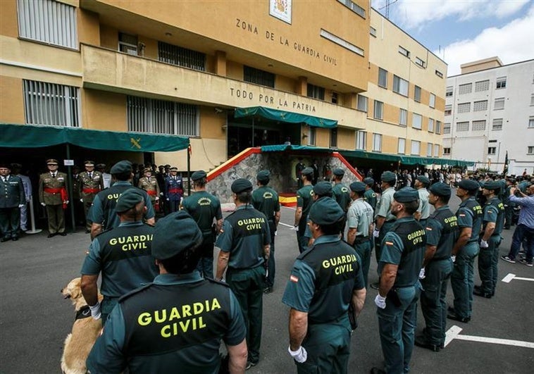 Guardia Civil reclama Táser después de que un agente tuviera que hacer uso de su arma tras ser amenazado.