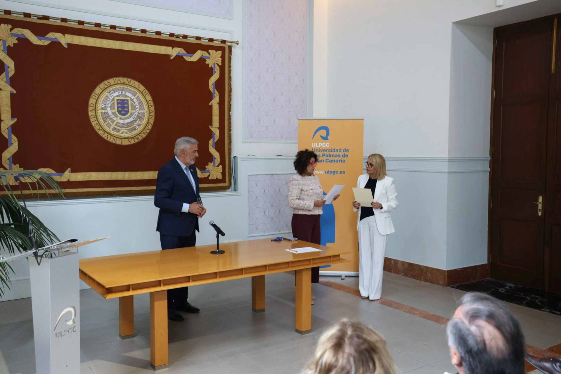 María del Pino Alonso toma posesión como nueva gerente de la ULPGC