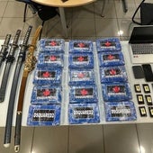 Las drogas y demás elementos incautados por las autoridades.