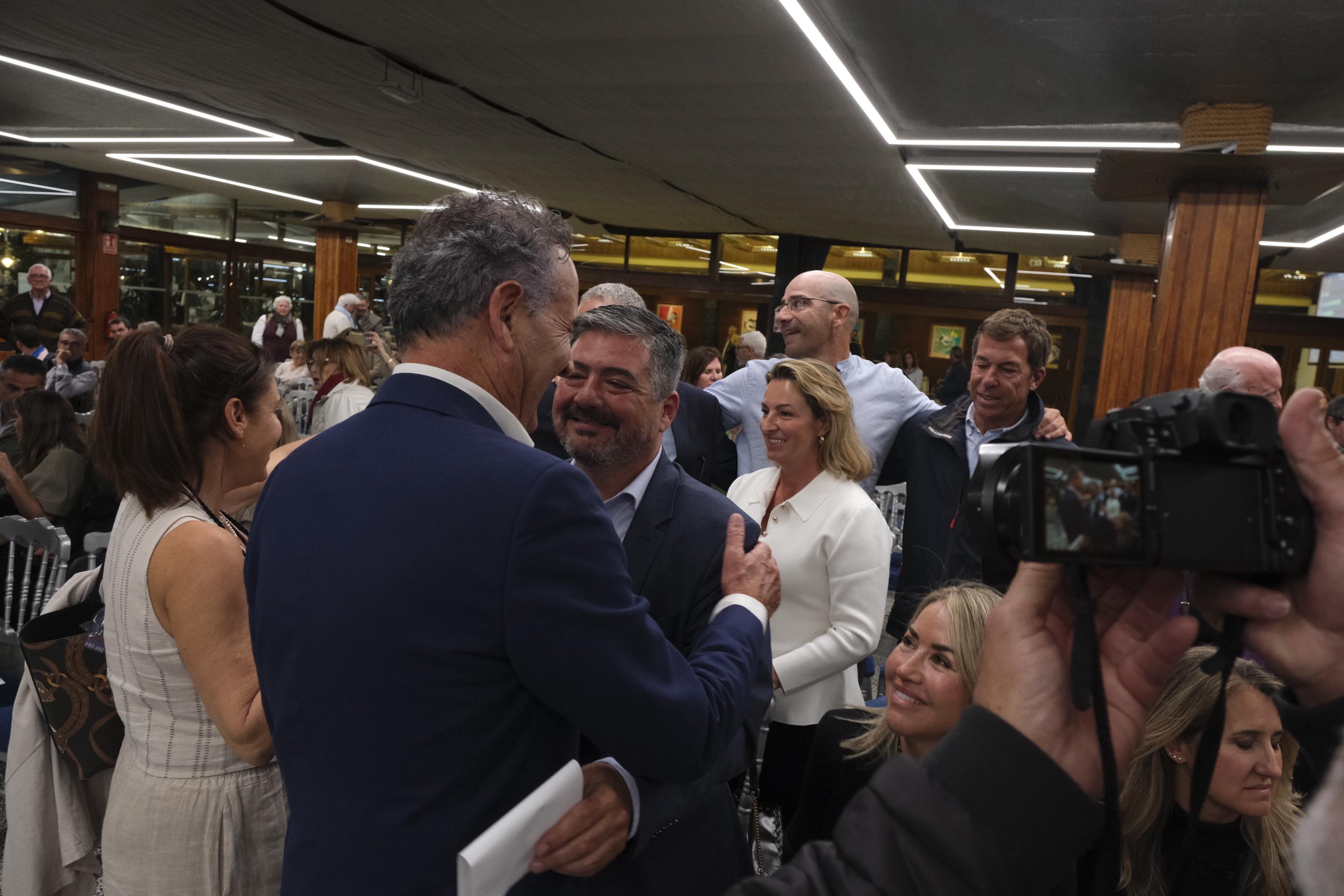 Momentos del nombramiento de Pity Sánchez en el Club Náutico