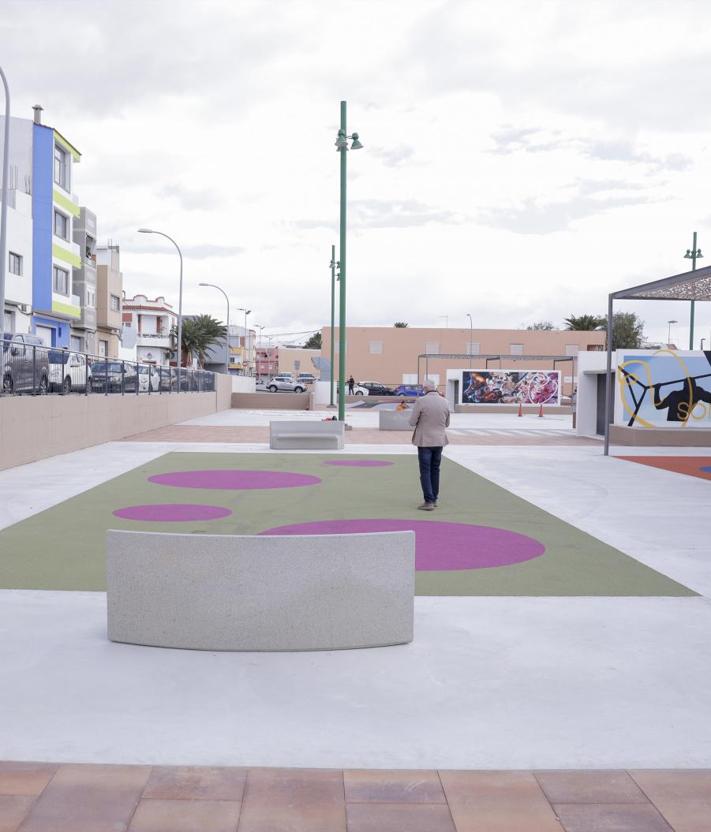 Imagen secundaria 2 - El parque de la Libertad de Vecindario reabre renovado y más deportivo