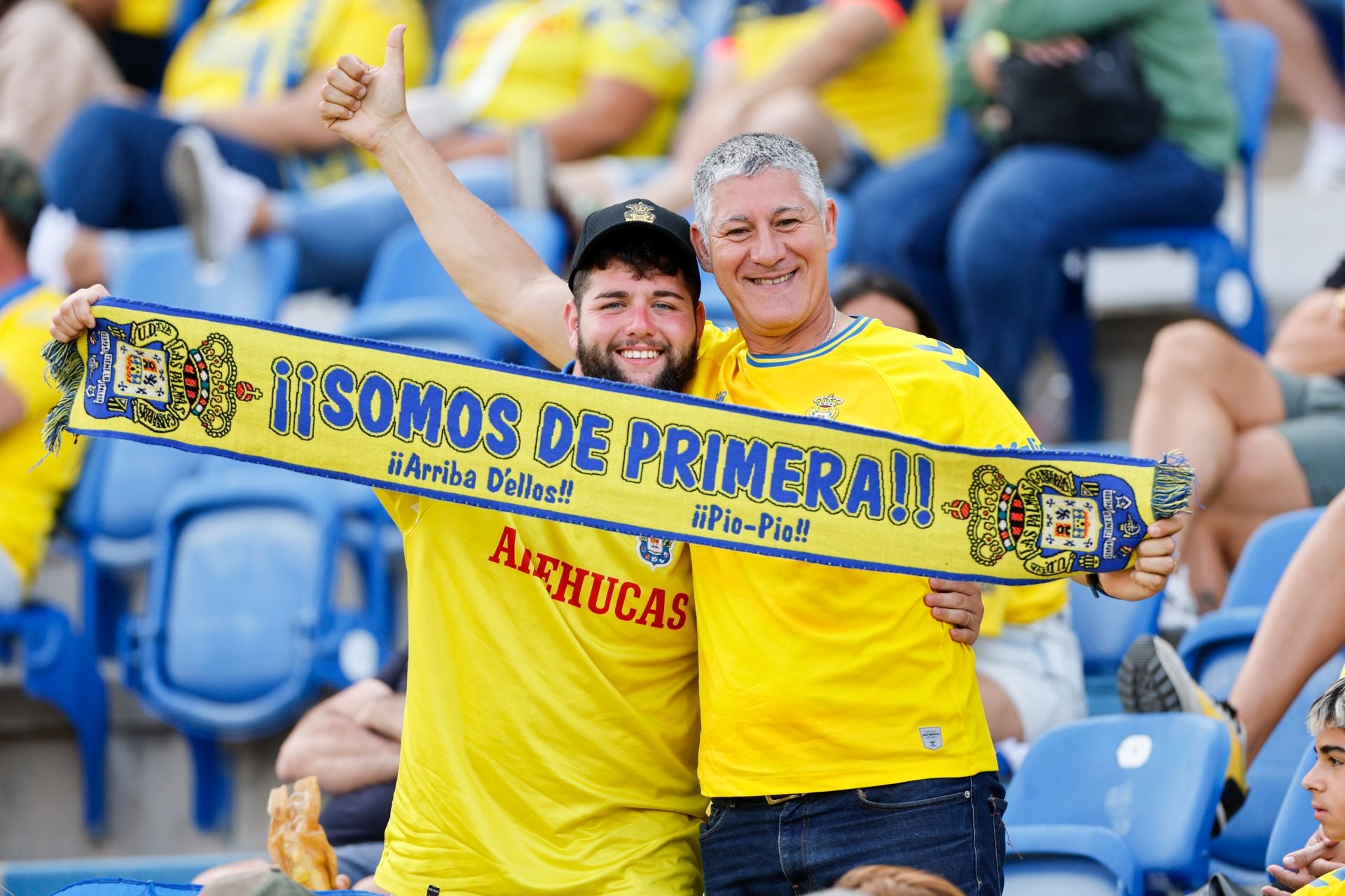 Dos aficionados, en el Gran Canaria.