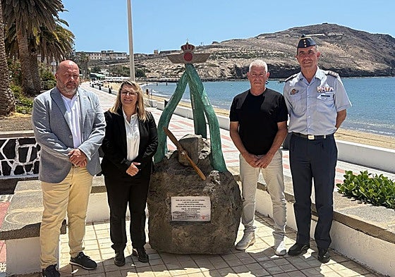 Escultura inaugurada este viernes en la Base Aérea de Gando.