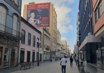 «Quevedo juega en casa» y aparece por sorpresa en Triana