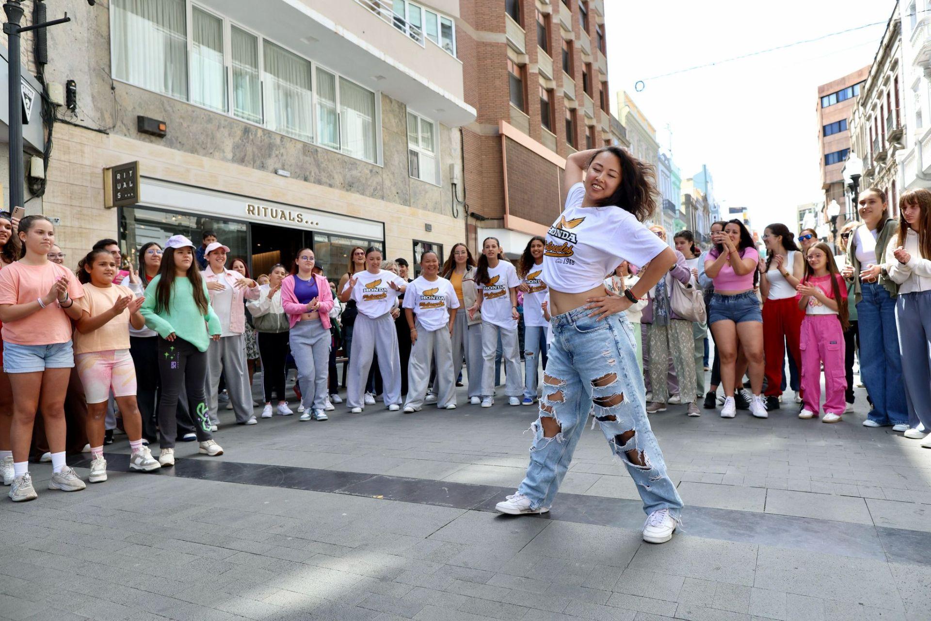 Triana se convierte escenario de un &#039;flashmob&#039;
