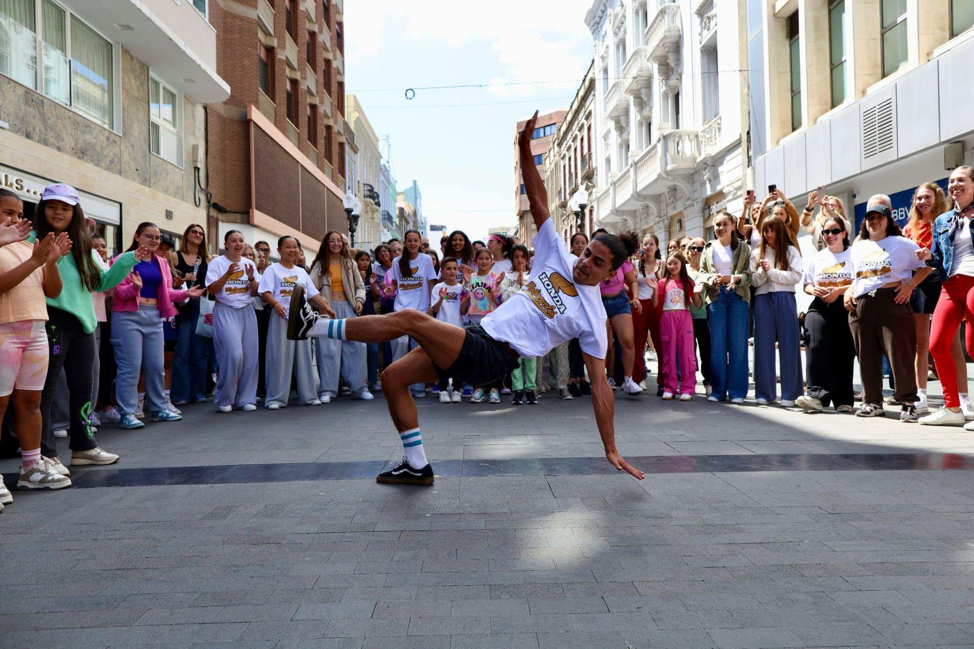 Triana se convierte escenario de un &#039;flashmob&#039;
