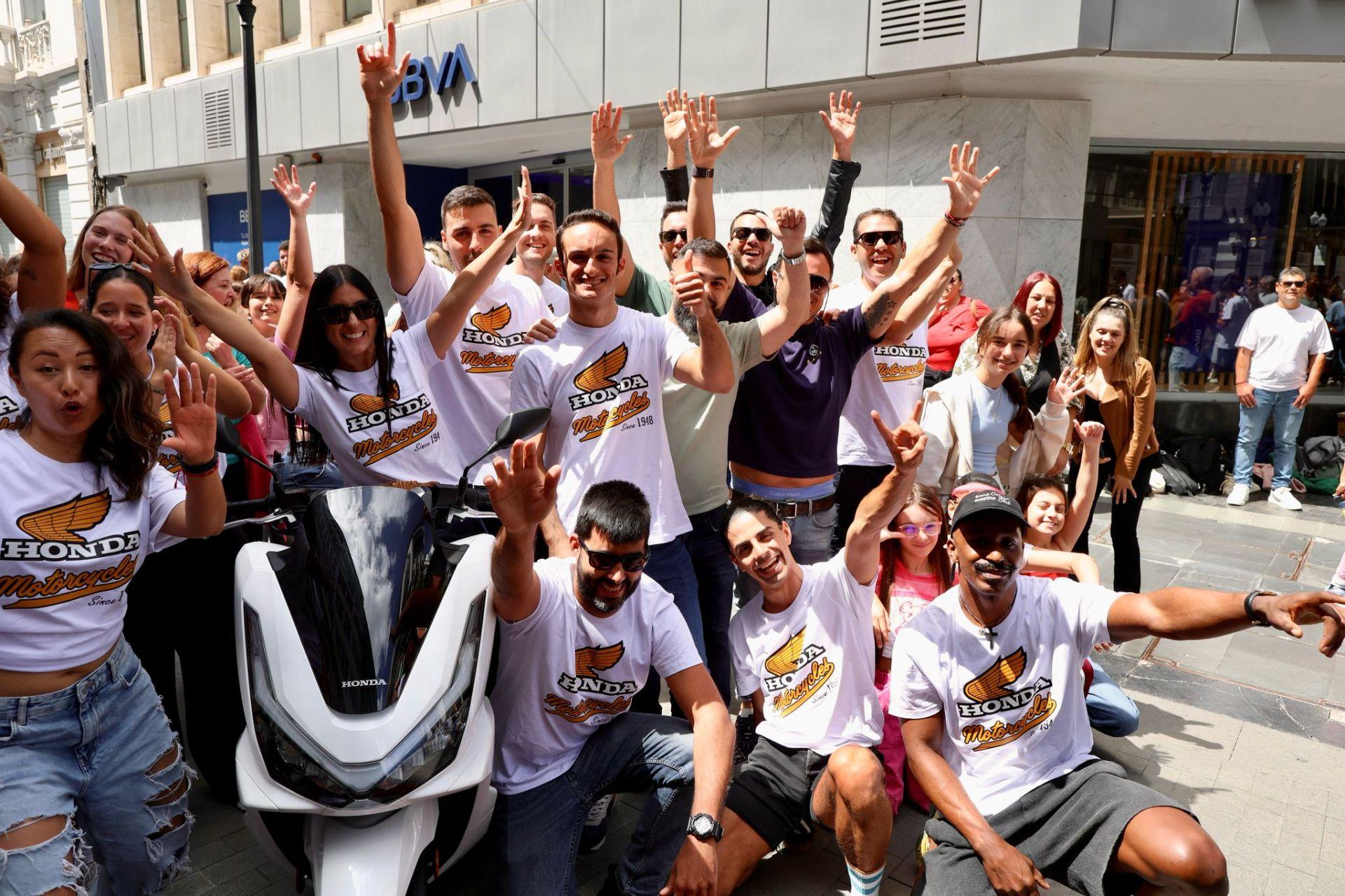 Triana se convierte escenario de un &#039;flashmob&#039;