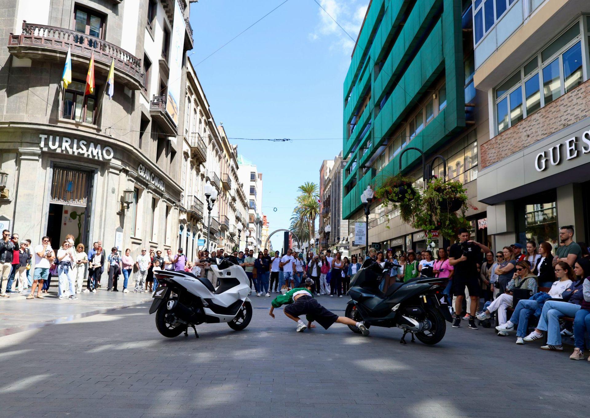 Triana se convierte escenario de un &#039;flashmob&#039;