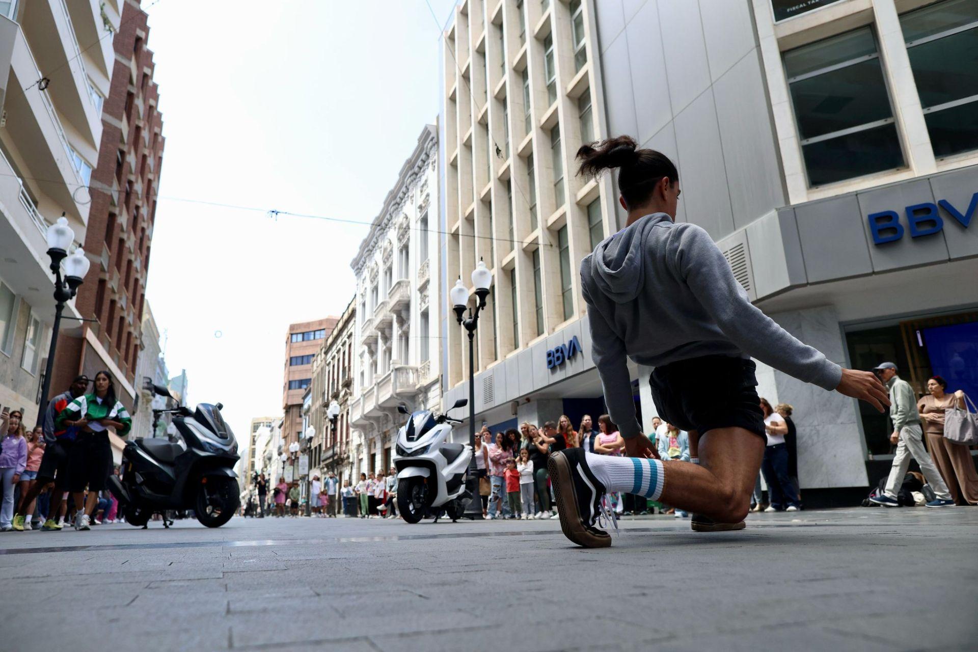 Triana se convierte escenario de un &#039;flashmob&#039;