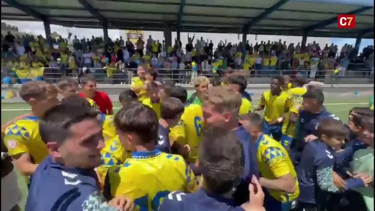 Las Palmas Atlético celebra su merecido ascenso