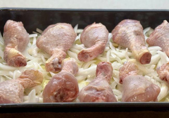Disponemos los muslos de pollo