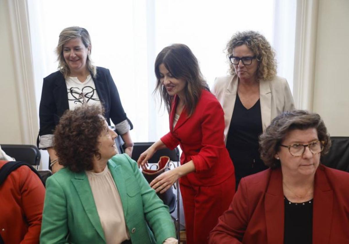 Clavijo ante la ofensiva de las regiones del PP por el reparto: «Usan la ley en contra de los menores»