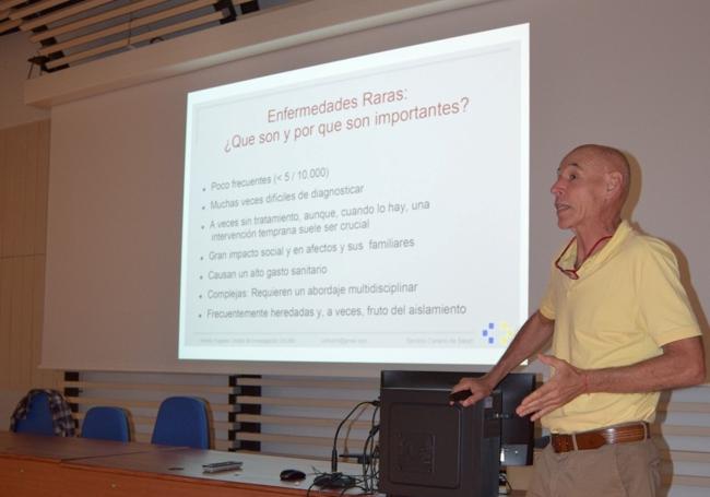 El doctor en Ciencias Biológicas, Antonio Tugores, en la charla impartida a profesionales del Hospital majorero.