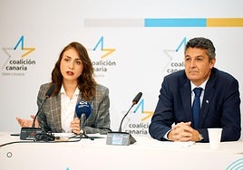 Vidina Cabrera y Julio Rodríguez ofrecieron este miércoles una rueda de prensa.