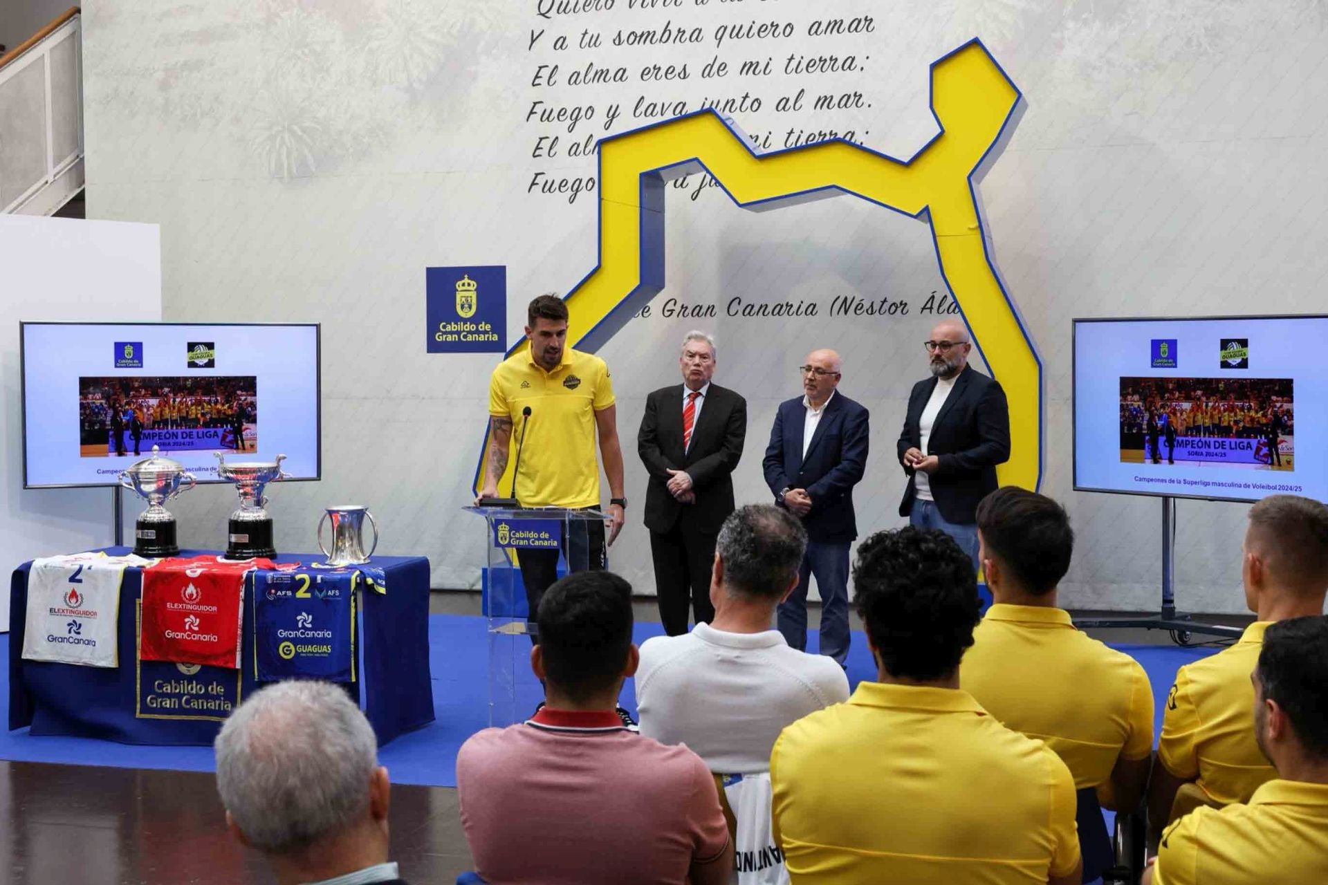 La recepción del guaguas en el Cabildo de Gran Canaria, en imágenes