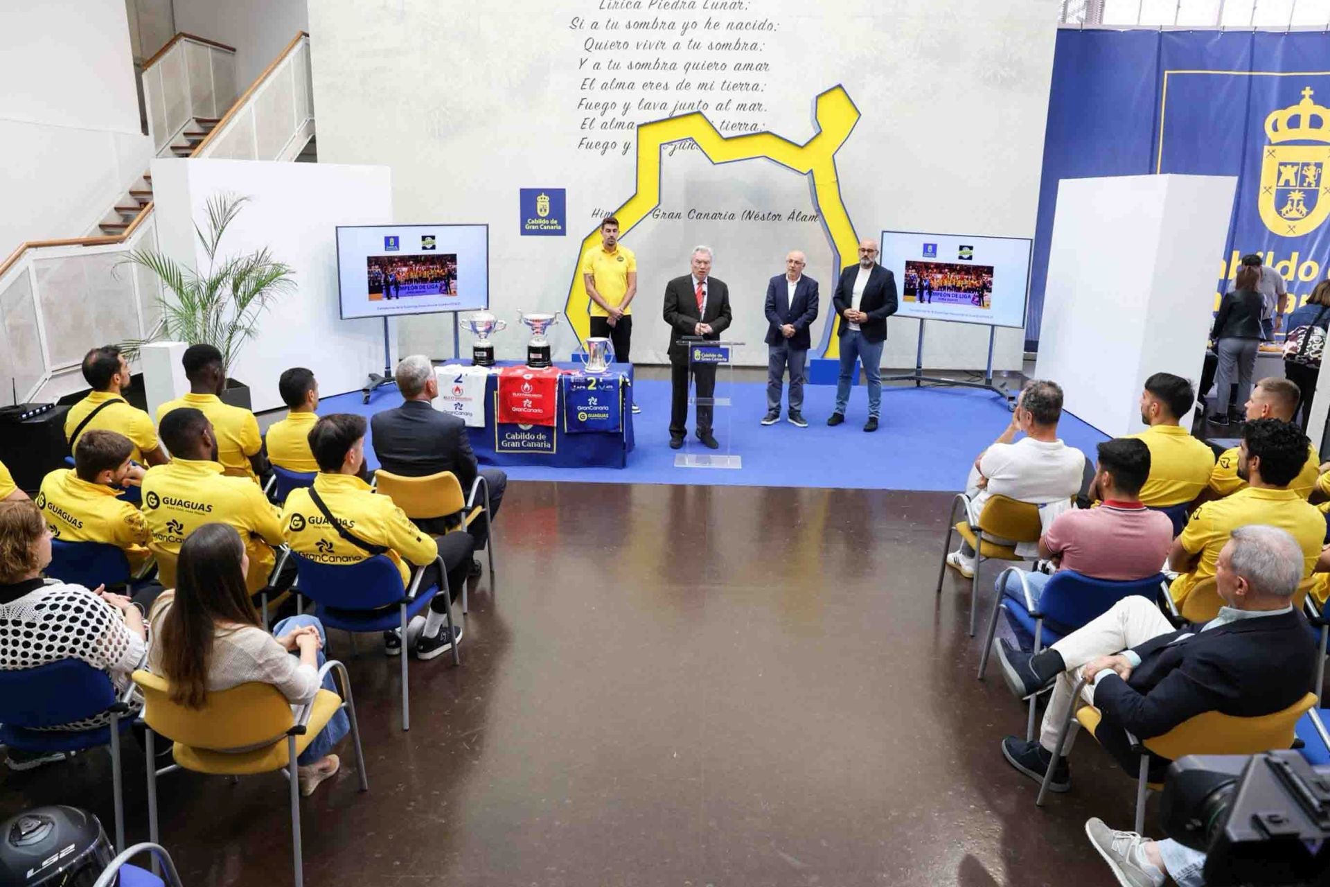 La recepción del guaguas en el Cabildo de Gran Canaria, en imágenes