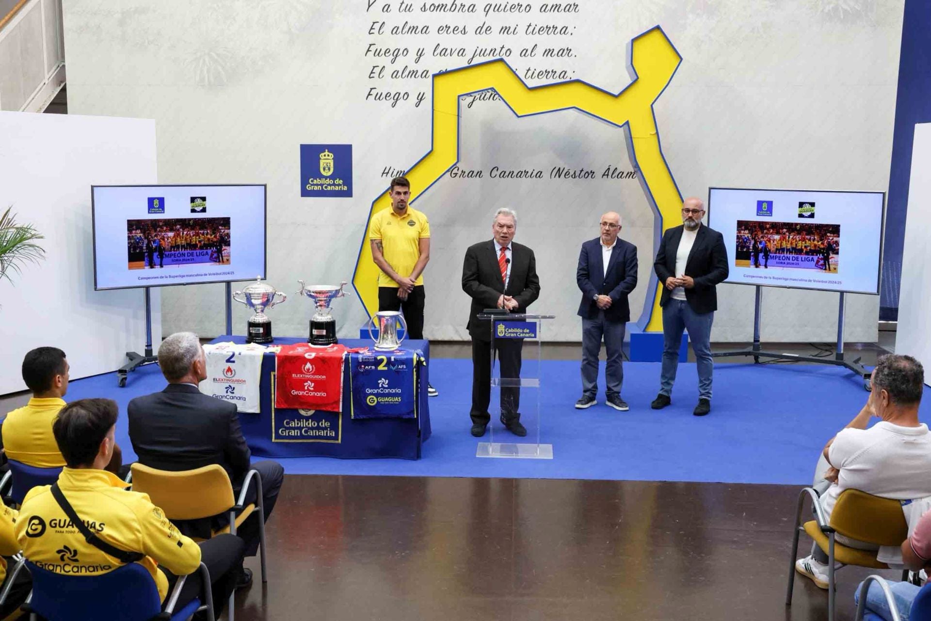 La recepción del guaguas en el Cabildo de Gran Canaria, en imágenes