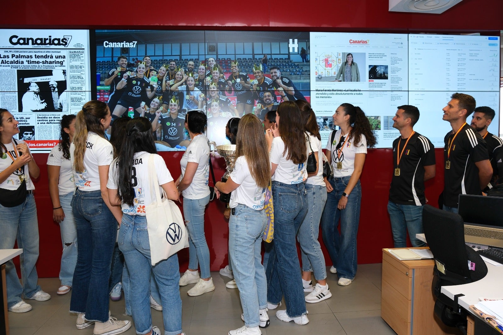 Las campeonas del Heidelberg Volkswagen visitan CANARIAS7