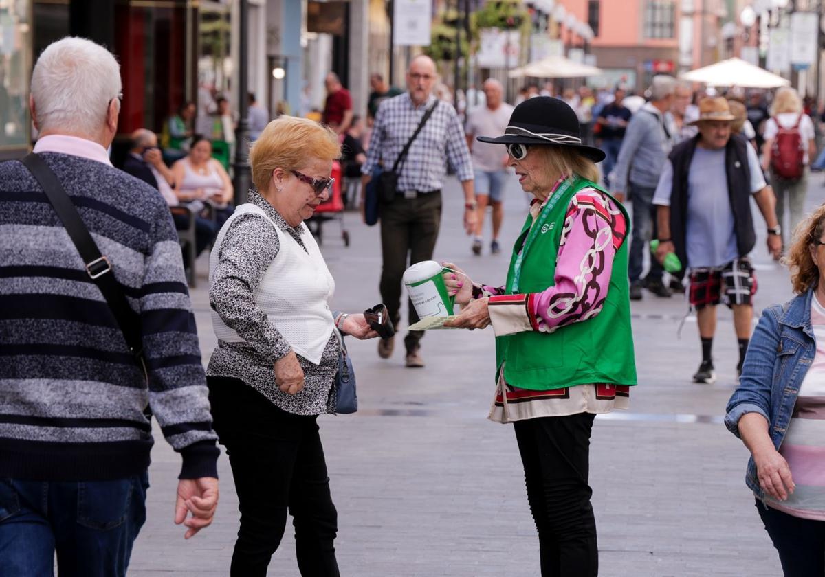 La Asociación Contra el Cáncer toma Triana en una jornada de apoyo y esperanza