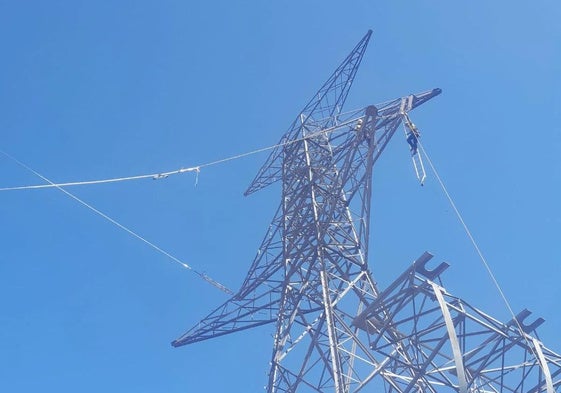 Canarias redujo su demanda eléctrica en abril un 1,7% y las renovables toman más protagonismo.