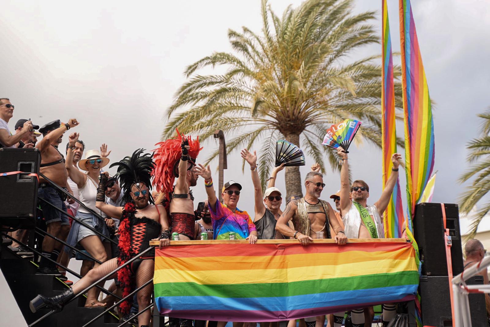 Maspalomas vibra con la energía del Gay Pride