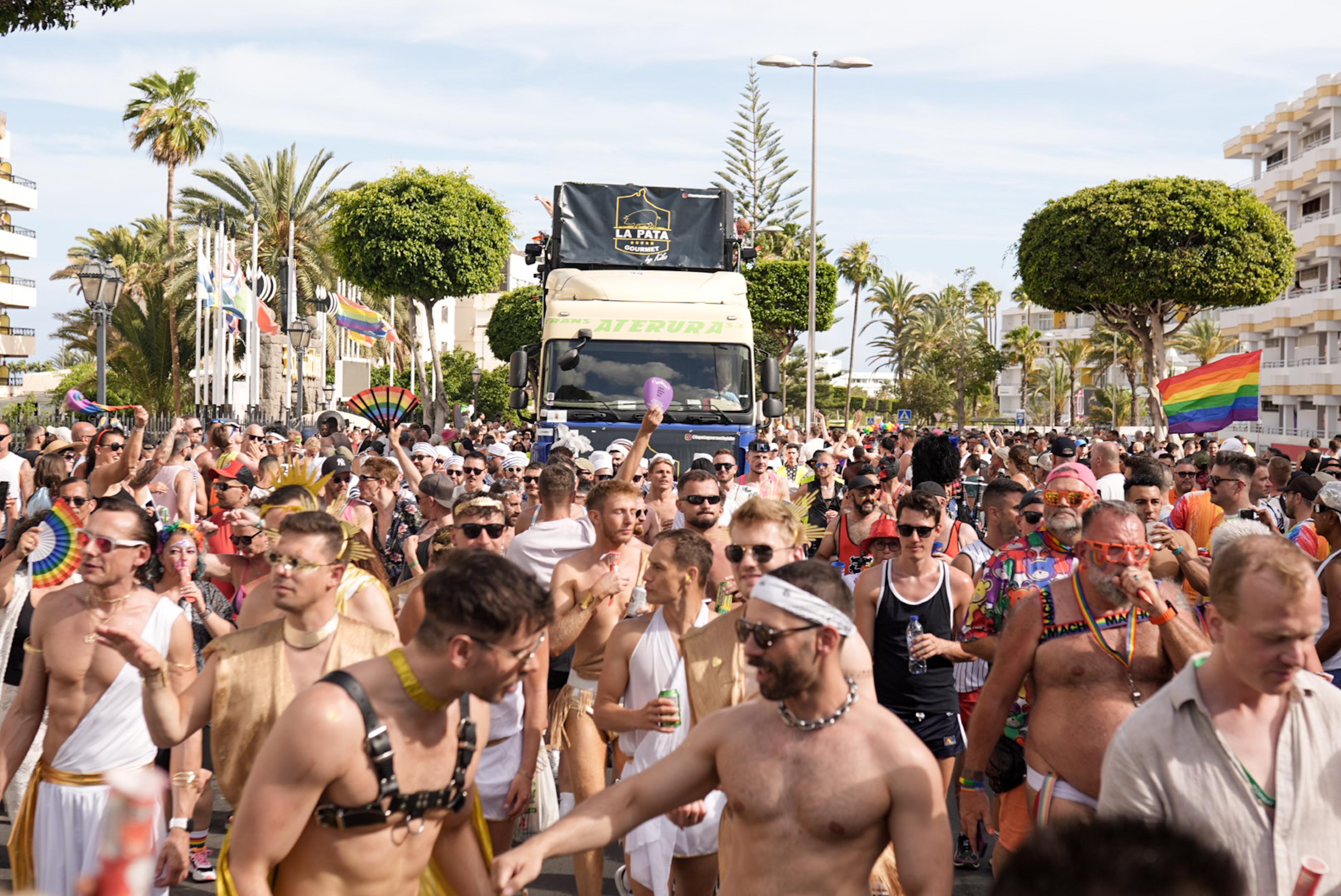 Maspalomas vibra con la energía del Gay Pride