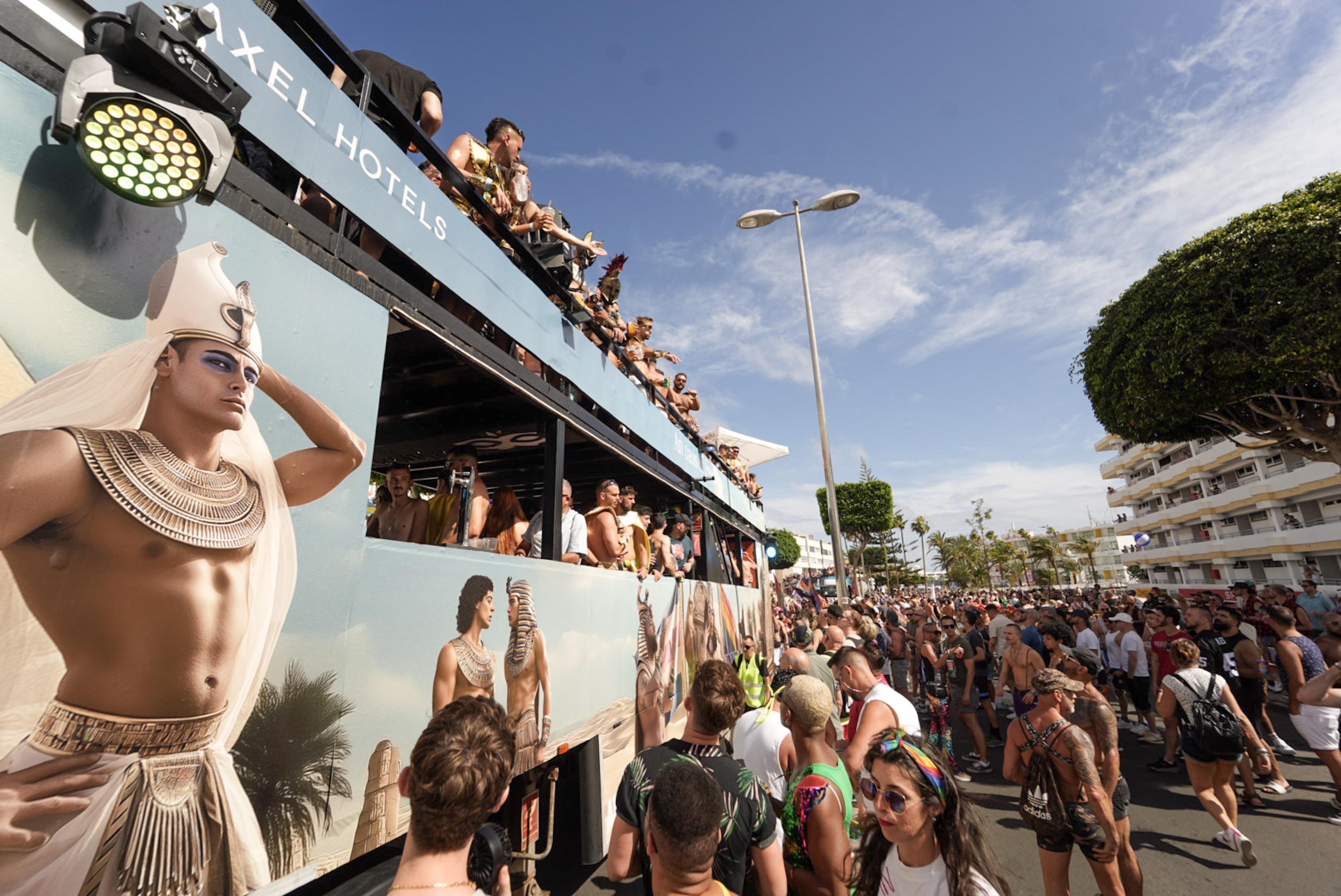 Maspalomas vibra con la energía del Gay Pride