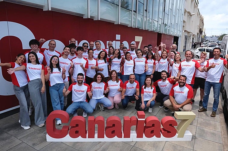 Trabajadores de CANARIAS7, listos para la CANARIAS7 Carrera de las Empresas.