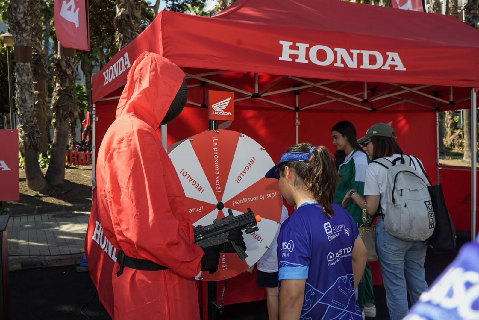 Así se ve vive el ambiente en las carpas de empresa