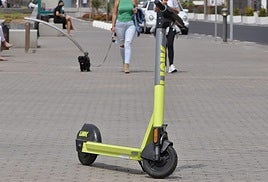 Imagen de archivo de una patineta.