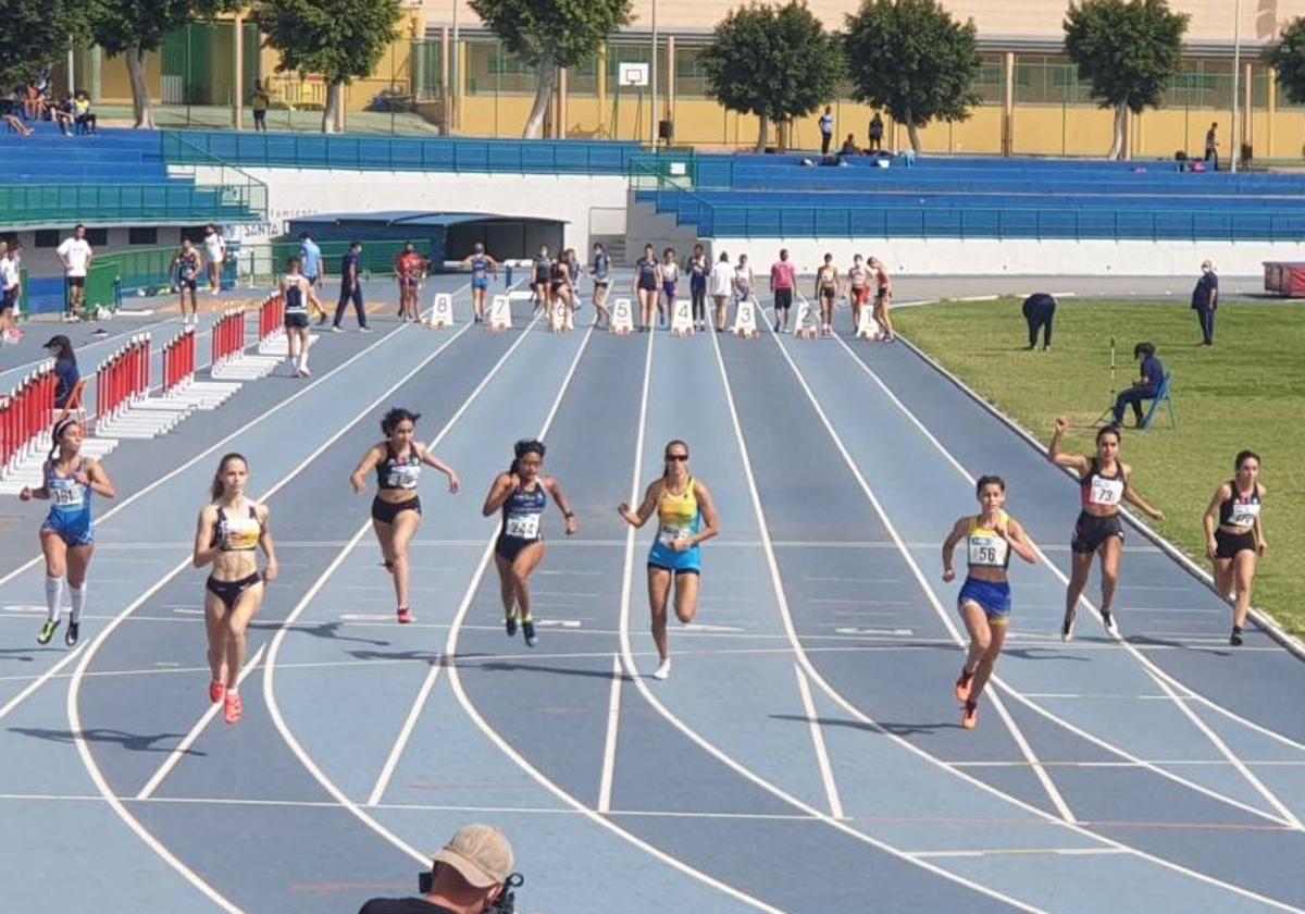 Canarias corre hacia el conocimiento: el I Congreso de Atletismo reúne a expertos en salud, inclusión y rendimiento