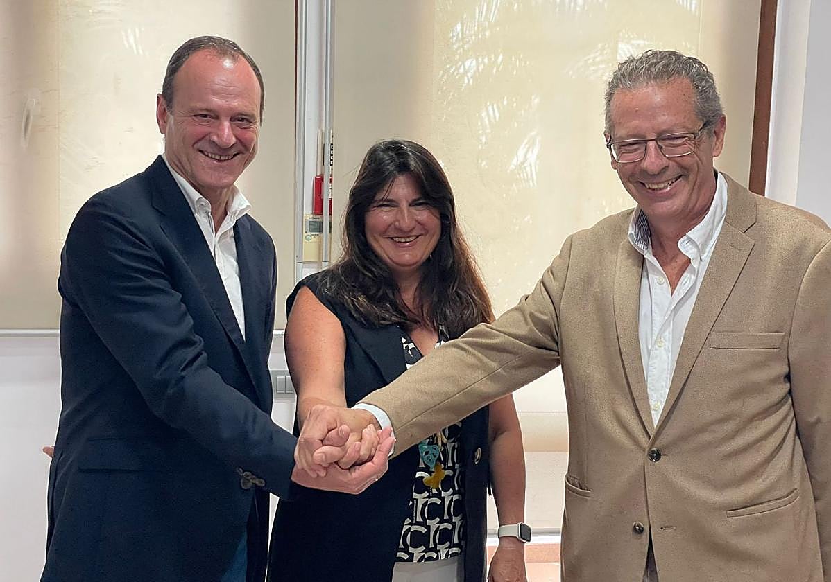 De izquierda a derecha, Óscar Hernández, Julieta Shallenberg y Antonio Díaz.