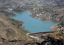 Imagen de archivo de la presa de Chira, el vaso superior de la central hidroeléctrica.